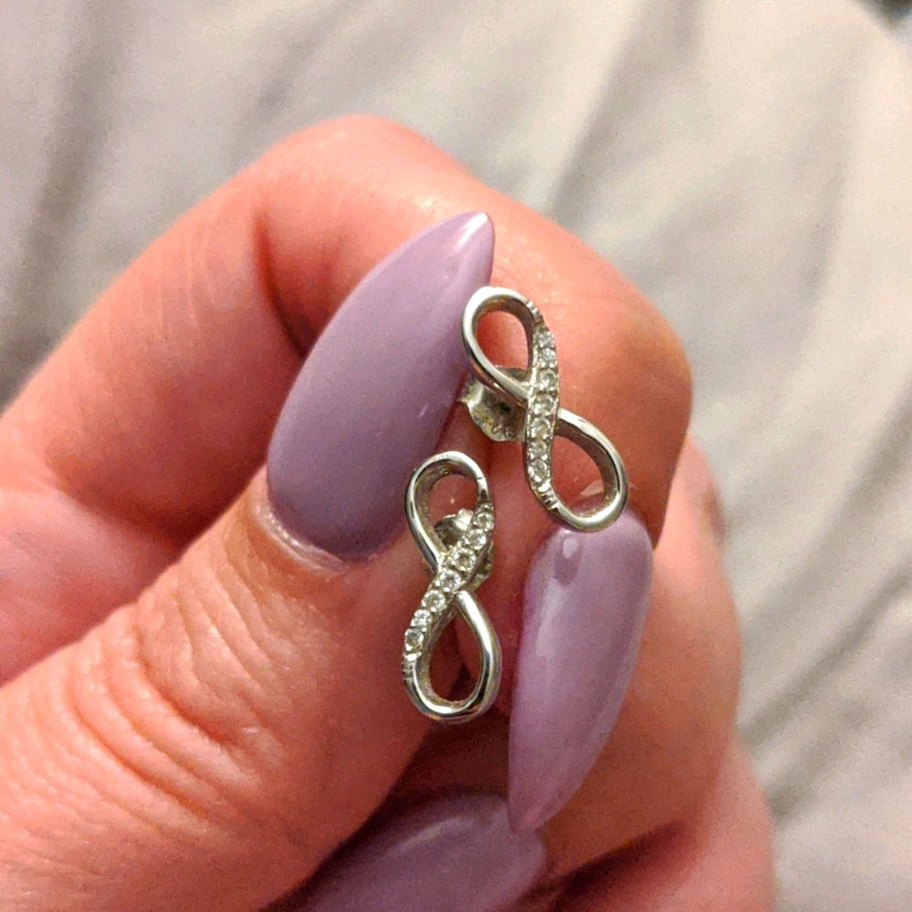 SS infinity earrings - Picture 3 of 5